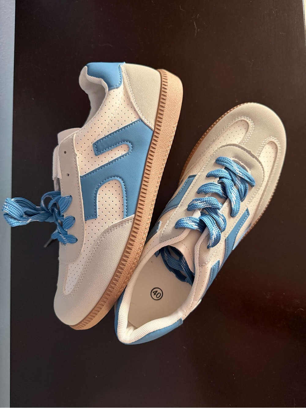 Women’s Casual Sneakers - White & Light Blue